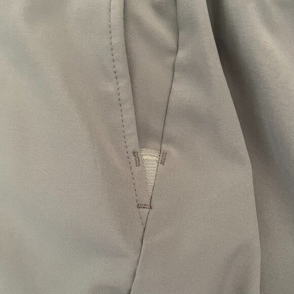 Izod Golf Pants Mens sz 36x30 Gray Flat Front Performance Trousers - Picture 7 of 9